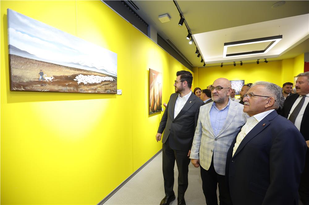 Büyükşehir Sanat Galerisi’nde Renklerin Dili Sergisi Açıldı