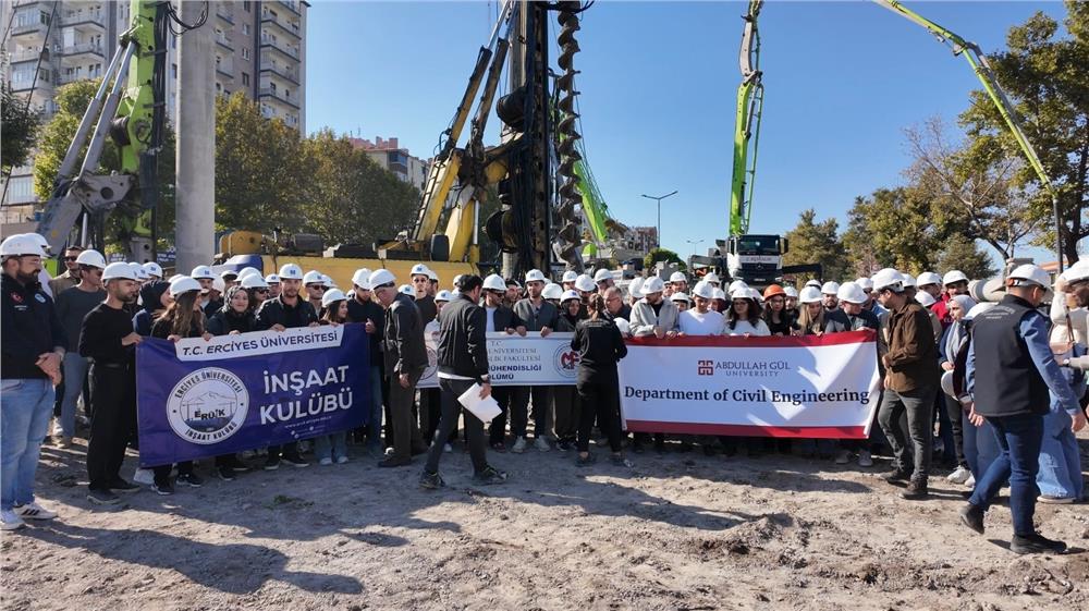 Büyükşehir, şantiyelerinin kapılarını üniversite öğrencilere açarak eğitime katkı sundu Büyükşehir, şantiyelerinin kapılarını üniversite öğrencilere açarak eğitime katkı sundu