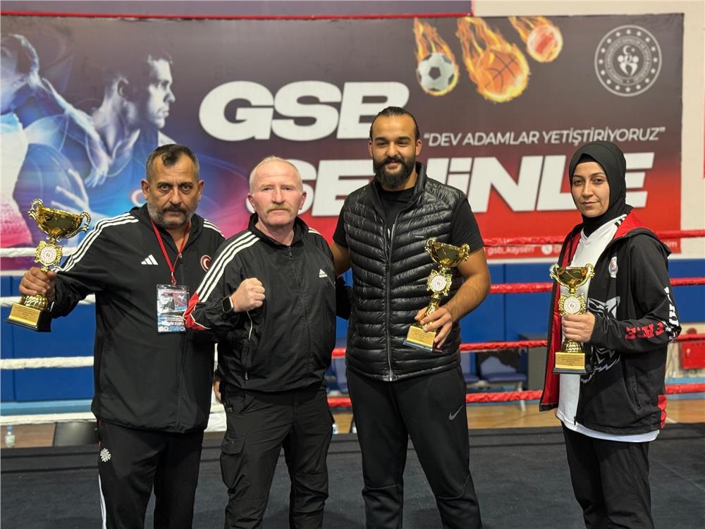 Cumhuriyete Giden Yol Muaythai Şampiyonası yapıldı Cumhuriyete Giden Yol Muaythai Şampiyonası yapıldı