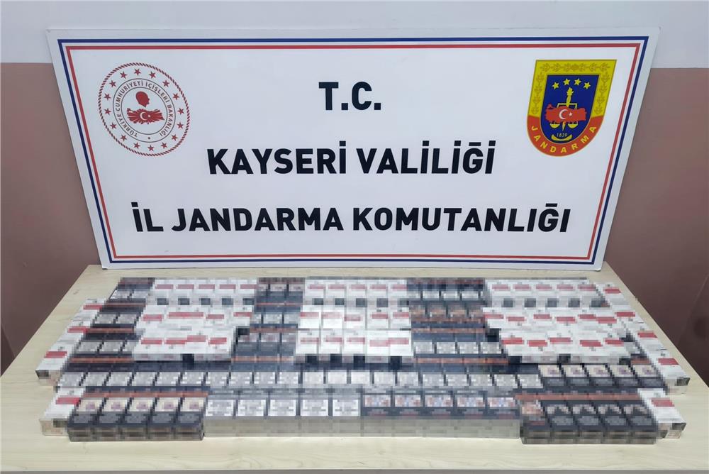 Durdurulan TIR’da 320 paket kaçak sigara ele geçirildi Durdurulan TIR’da 320 paket kaçak sigara ele geçirildi