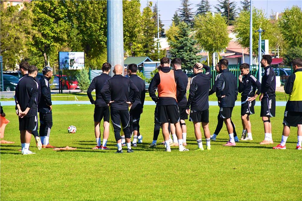 Erciyes 38 FK’da hedef 3 puan Erciyes 38 FK’da hedef 3 puan