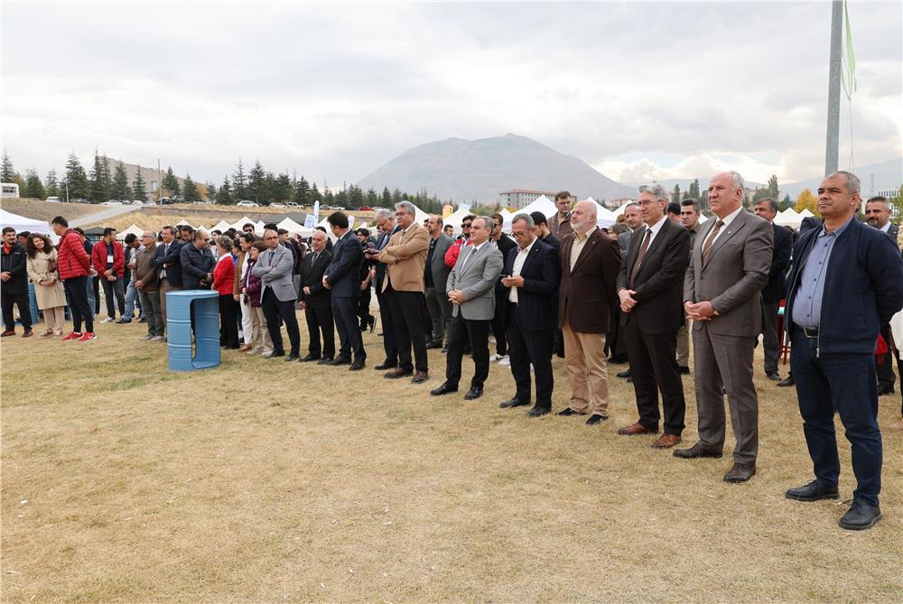 ERÜ’de ‘Spor Dostu Evim Kampüs Günleri’ etkinliği düzenlendi ERÜ’de ‘Spor Dostu Evim Kampüs Günleri’ etkinliği düzenlendi