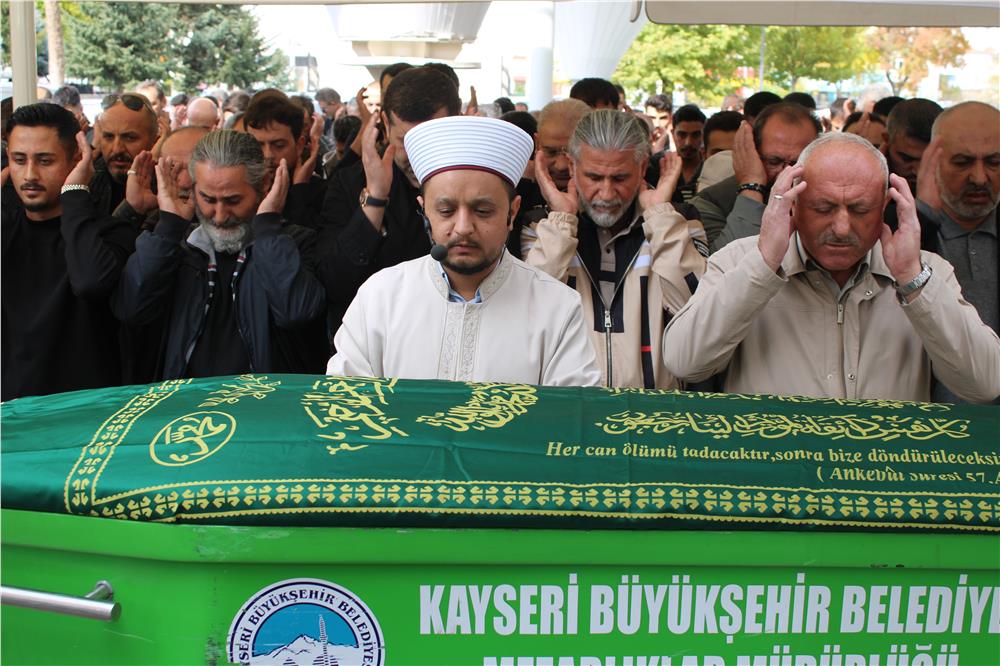 Gazeteci Azim Deniz’in Babası Hayatını Kaybetti Gazeteci Azim Deniz’in Babası Hayatını Kaybetti