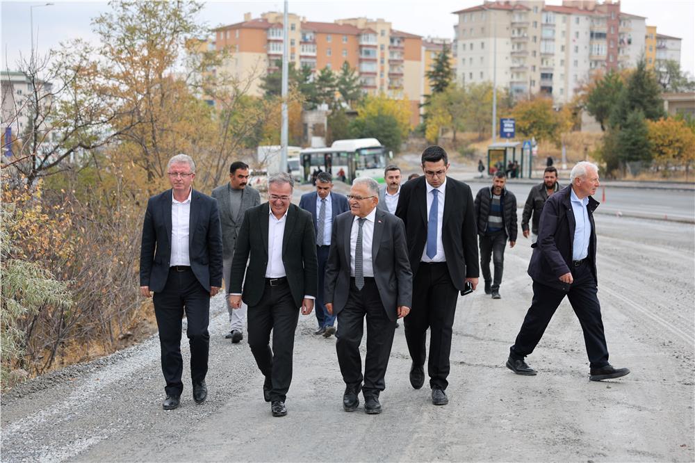 Hacılar Kayseri Caddesi, yeni çehresine kavuşuyor Hacılar Kayseri Caddesi, yeni çehresine kavuşuyor