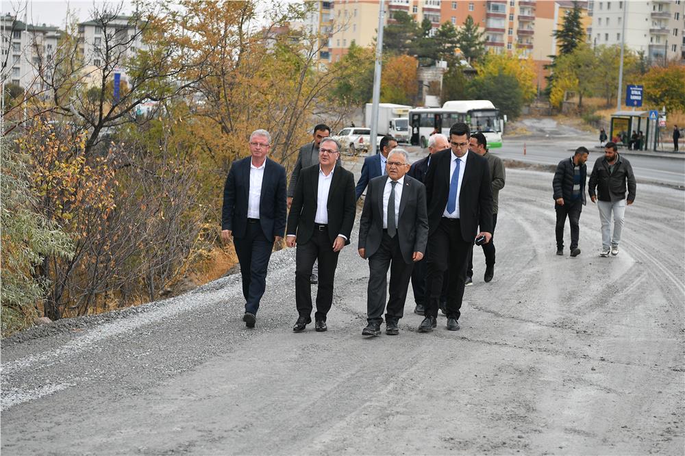 Hacılar-Kayseri caddesinde 100 milyon TL'lik yol yenileme çalışması Hacılar-Kayseri caddesinde 100 milyon TL'lik yol yenileme çalışması