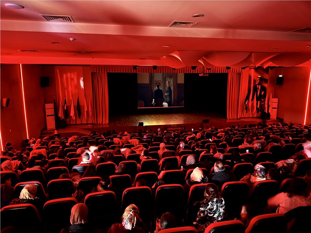Hacılar’da Cumhuriyet Coşkusu: Cumhuriyetin Işığında Sinema Günleri Başlıyor Hacılar’da Cumhuriyet Coşkusu: Cumhuriyetin Işığında Sinema Günleri Başlıyor