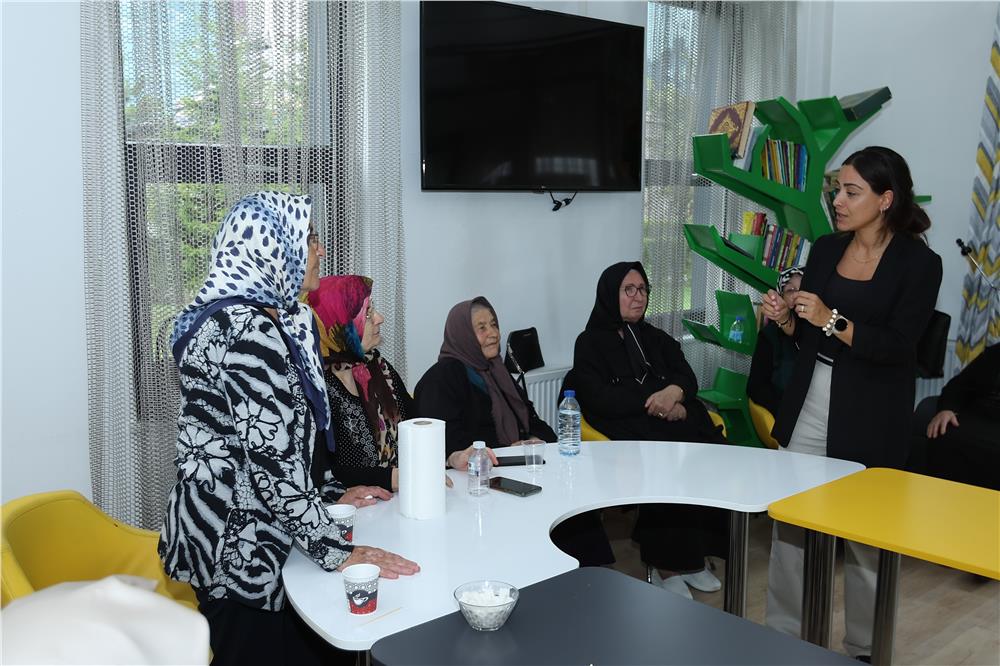 Hollandalı Akademisyenlerden Kayseri’de Yaşlılara Anlamlı Ziyaret