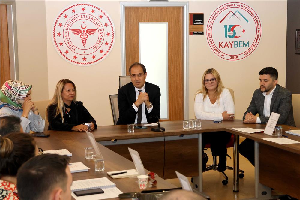 Kayseri’de Aile Hekimlerine Uyum Eğitimi Tamamlandı Kayseri’de Aile Hekimlerine Uyum Eğitimi Tamamlandı
