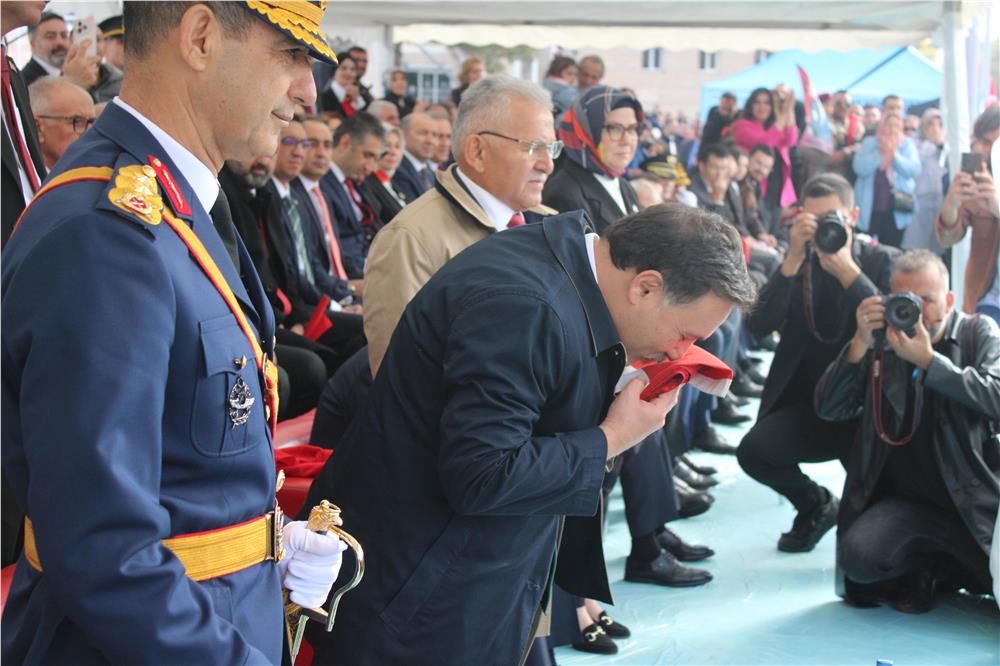 Kayseri'de ‘çelik kanatlı' 29 Ekim coşkusu Kayseri'de ‘çelik kanatlı' 29 Ekim coşkusu