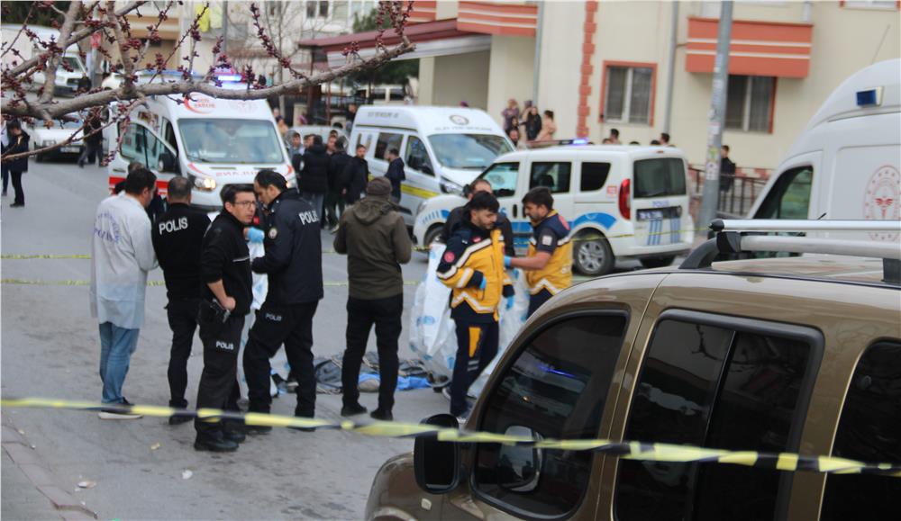 Kayseri’de Eniştesini Kurşunlayıp Üzerinden Geçen Sanık Yeniden Hakim Karşısında Kayseri’de Eniştesini Kurşunlayıp Üzerinden Geçen Sanık Yeniden Hakim Karşısında