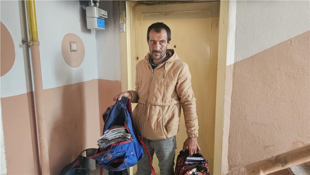 Kayseri’de evi yanan baba, 3 çocuğuyla yardım bekliyor