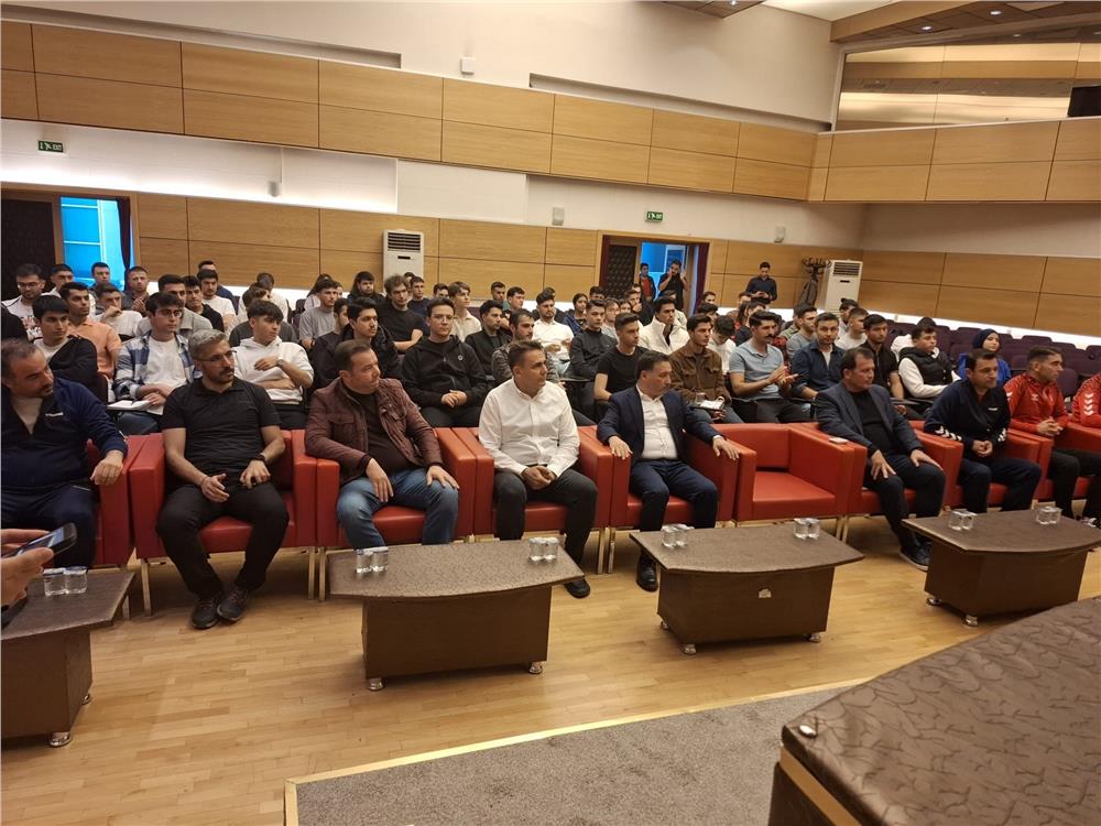 Kayseri’de futbol aday hakem kursu tamamlandı
