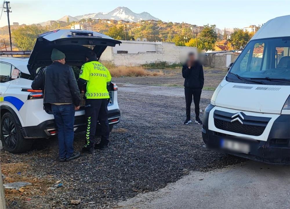 Kayseri’de personel servislerine denetim: 95 servis kontrol edildi Kayseri’de personel servislerine denetim: 95 servis kontrol edildi