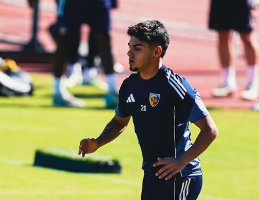 Kayserispor'un genç oyuncusu Burak Erkan A takıma yükseldi Kayserispor'un genç oyuncusu Burak Erkan A takıma yükseldi