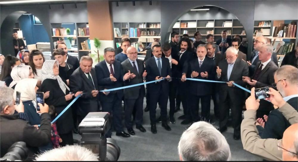 KAYÜ Develi Seyrani Kampüsü İslami İlimler Fakültesi’ne hayırseverden kütüphane bağışı KAYÜ Develi Seyrani Kampüsü İslami İlimler Fakültesi’ne hayırseverden kütüphane bağışı