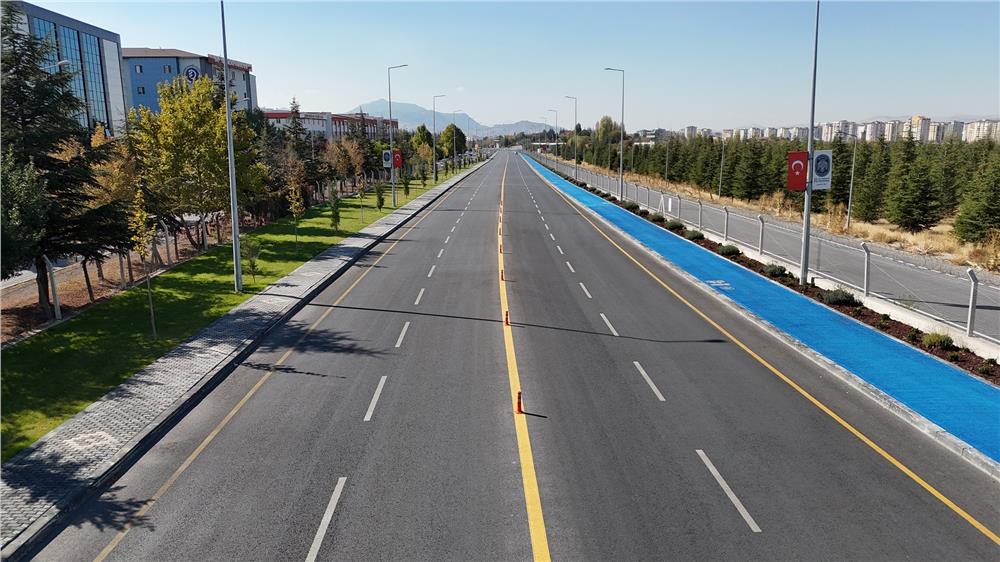 Melikgazi Belediyesi’nden Ulaşımda Yeni Hamle: Albayrak Caddesi Açılıyor, 40 Yeni Araç Tanıtılıyor Melikgazi Belediyesi’nden Ulaşımda Yeni Hamle: Albayrak Caddesi Açılıyor, 40 Yeni Araç Tanıtılıyor