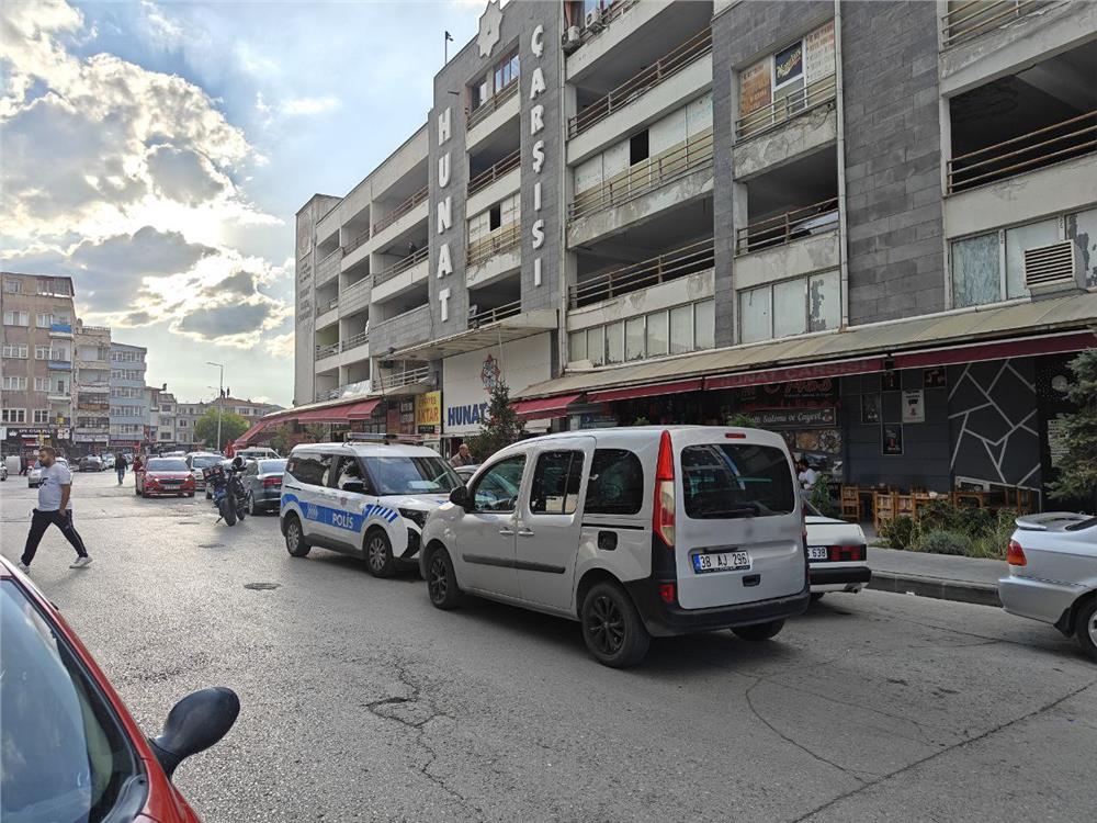 Melikgazi’de Silahlı Kavga: 1 Yaralı Melikgazi’de Silahlı Kavga: 1 Yaralı
