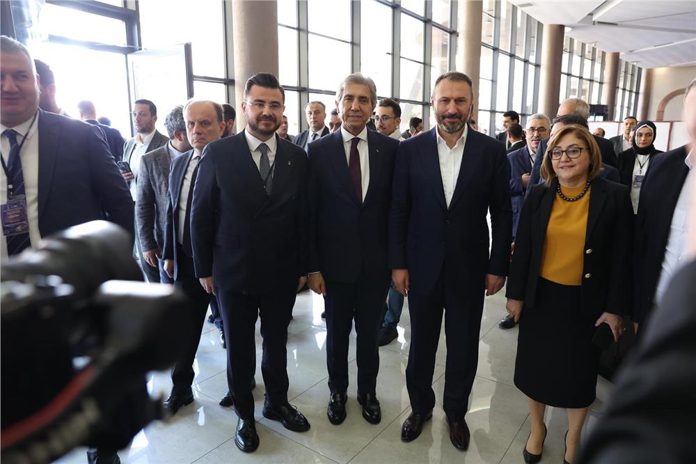Okandan, Gaziantep'te düzenlenen Yerel Yönetimler Başkanlığı Bölge Toplantısı'na katıldı Okandan, Gaziantep'te düzenlenen Yerel Yönetimler Başkanlığı Bölge Toplantısı'na katıldı