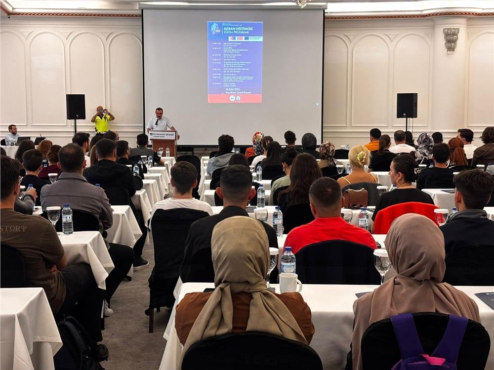 Safe-You Projesi Akran Eğitimcisi Programı Kayseri’de Gerçekleşti