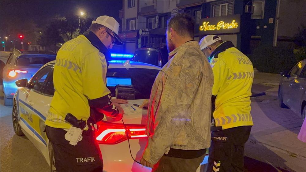 Şirket aracıyla alkollü yakalanan şahıs suçu poliste buldu Şirket aracıyla alkollü yakalanan şahıs suçu poliste buldu