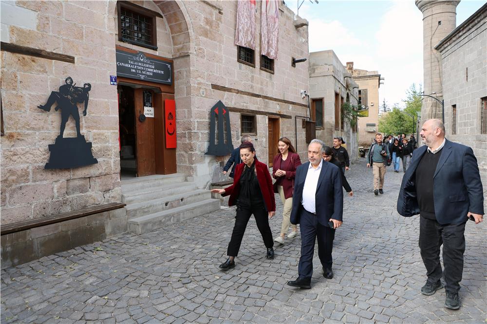 Talas Belediyesi’nden sanatla toplumsal duyarlılığa örnek proje Talas Belediyesi’nden sanatla toplumsal duyarlılığa örnek proje