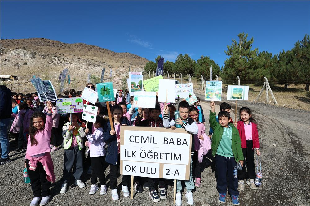 Yeşil Vatan Seferberliği’ne Büyükşehir’den Güçlü Destek: 3 Bin Fidan Toprakla Buluştu