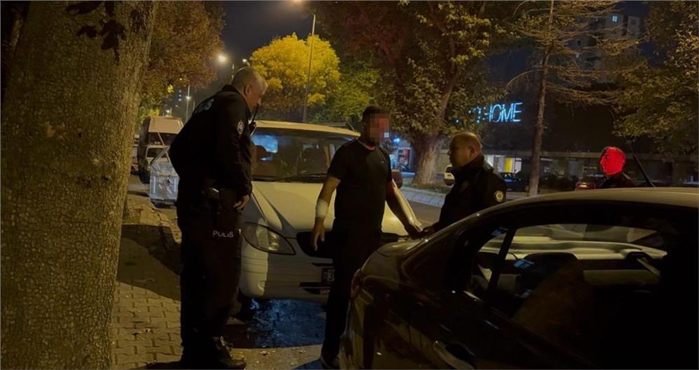 Annesinden para alamayınca kendine zarar vermeye kalktı