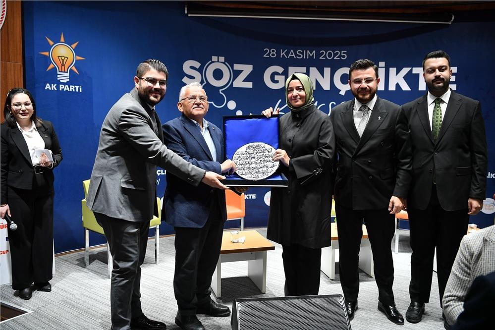 Başkan Büyükkılıç ve Genel Başkan Yardımcısı Kaya gençlerle buluştu