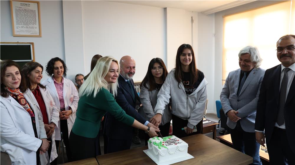 Başkan Çolakbayrakdar’dan Kocasinan’daki tüm öğretmenlere anlamlı hediye