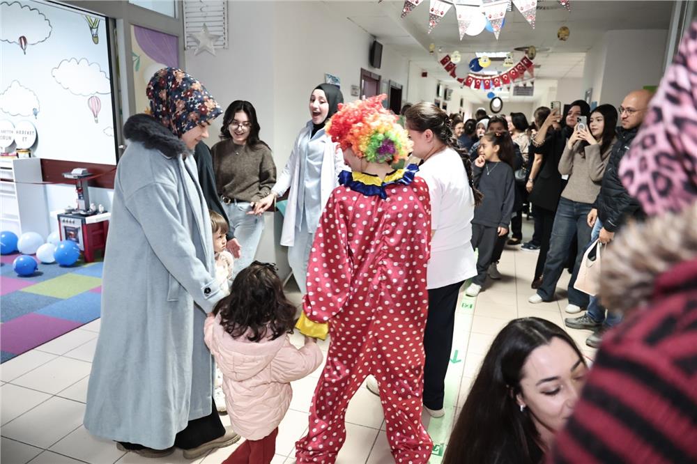 Diyabetli çocuklar için oluşturulan oyun ve terapi odası hizmete girdi