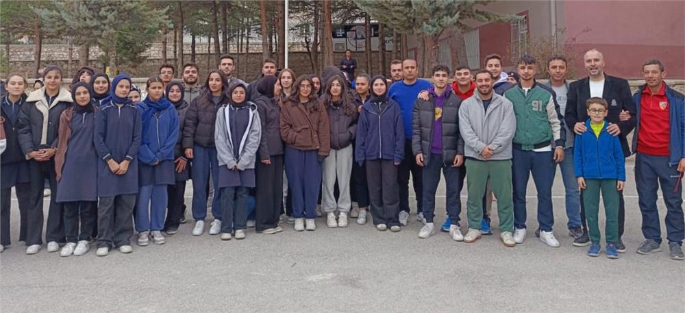 ERÜ’den Yahyalı’da ‘Spor yap zinde kal’ etkinliği