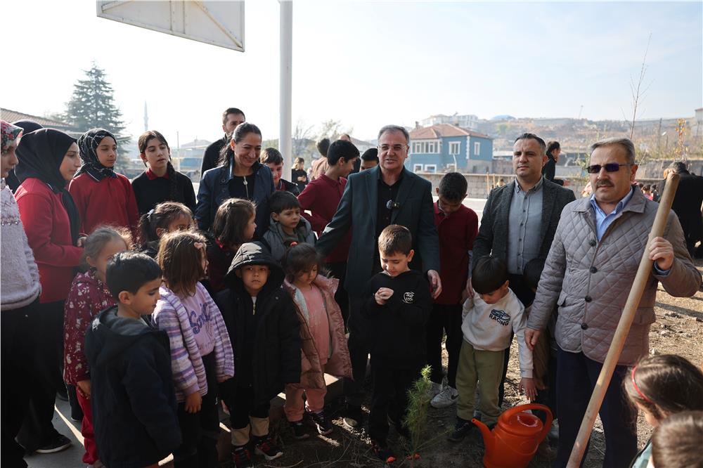 Hacılar el ele vererek geleceğe nefes oluyor