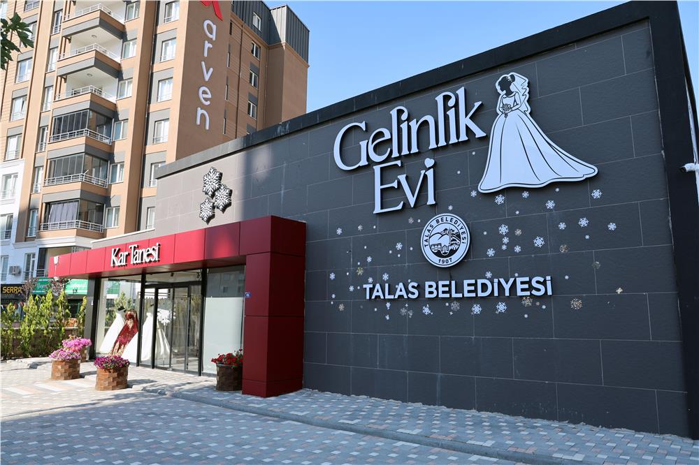 Kar Tanesi Gelinlik Evi ara tatilde mutlu koşuşturmacanın adresi oldu