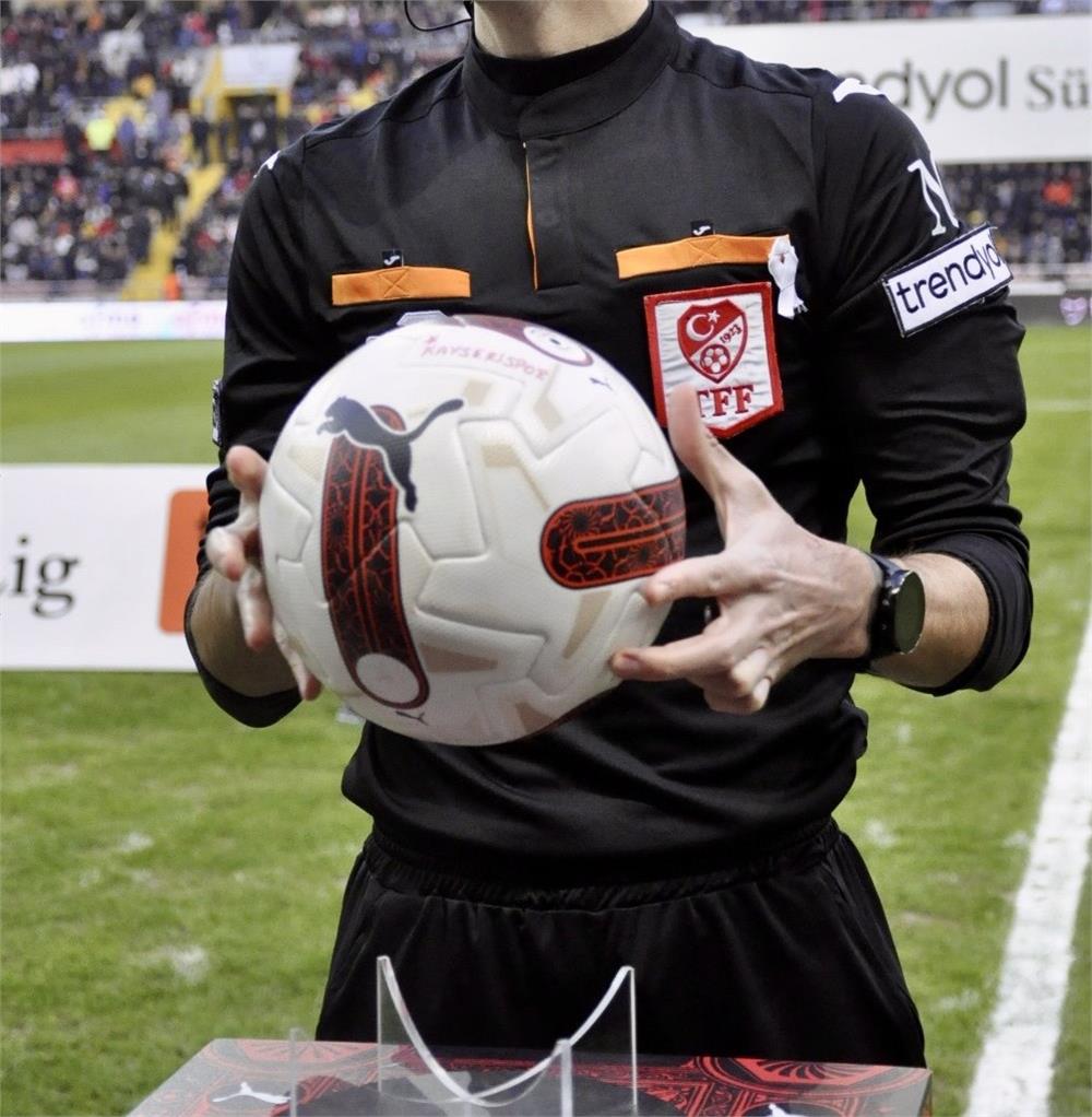 Kayseri Bölgesi'nden 3 hakeme 'bahis' cezası Kayseri Bölgesi'nden 3 hakeme 'bahis' cezası