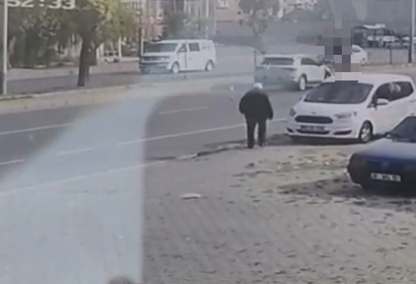 Lise öğrencisi doğum gününden 2 gün sonra otomobilin çarpması sonucu hayatını kaybetti