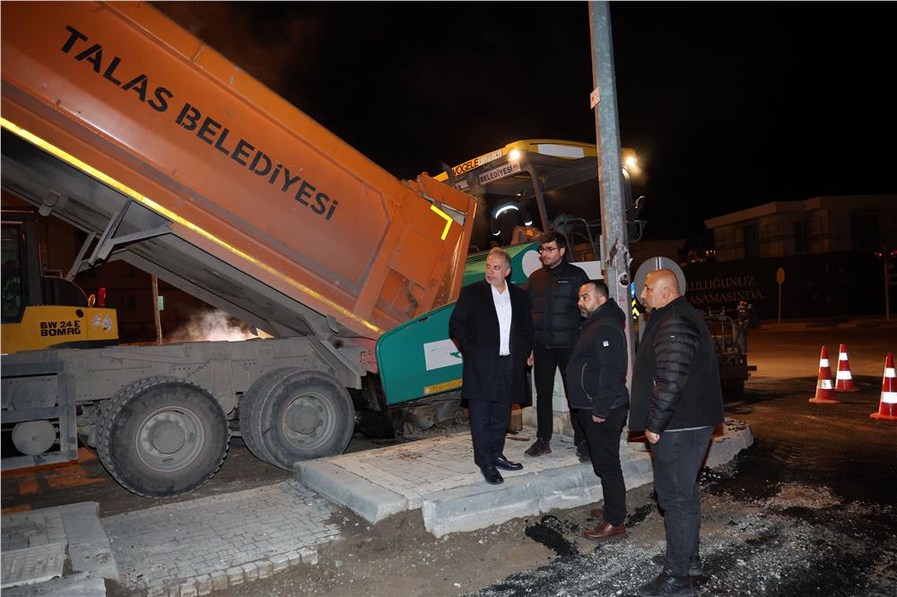 Mevlana’da belediye mahallemizde mesaisi geceye taştı