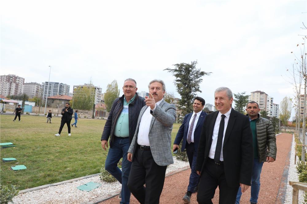 Parkların ve yeşil alanların belediyesi Melikgazi'den Yıldırım Beyazıt’a iki park daha