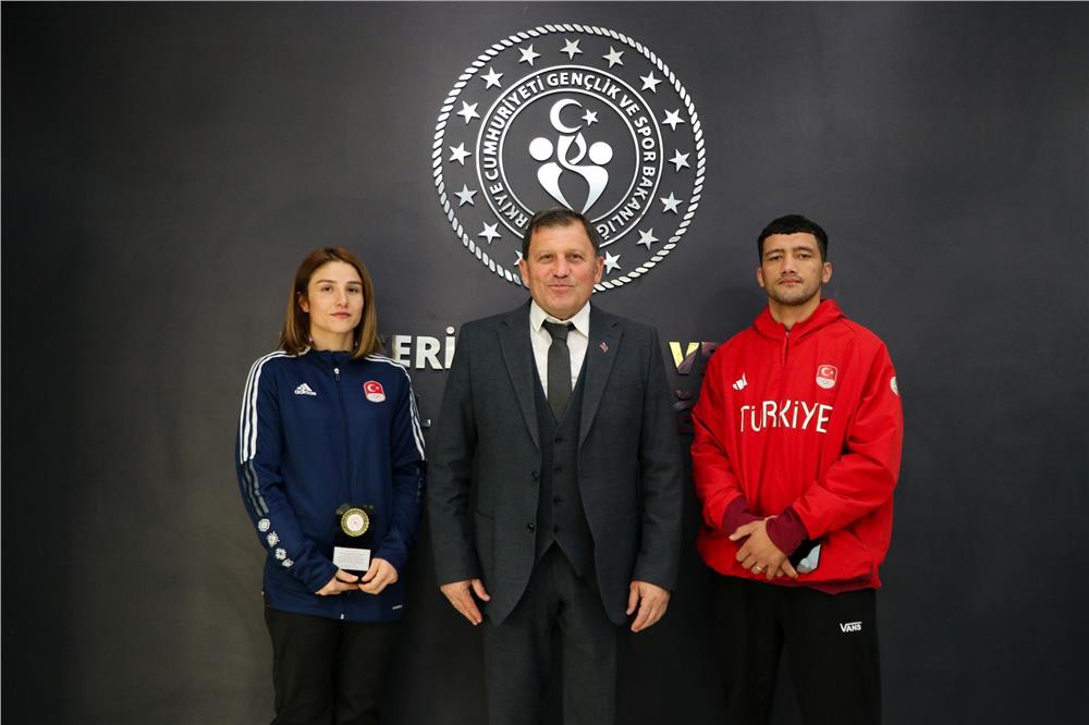 Şampiyonlara coşkulu karşılama