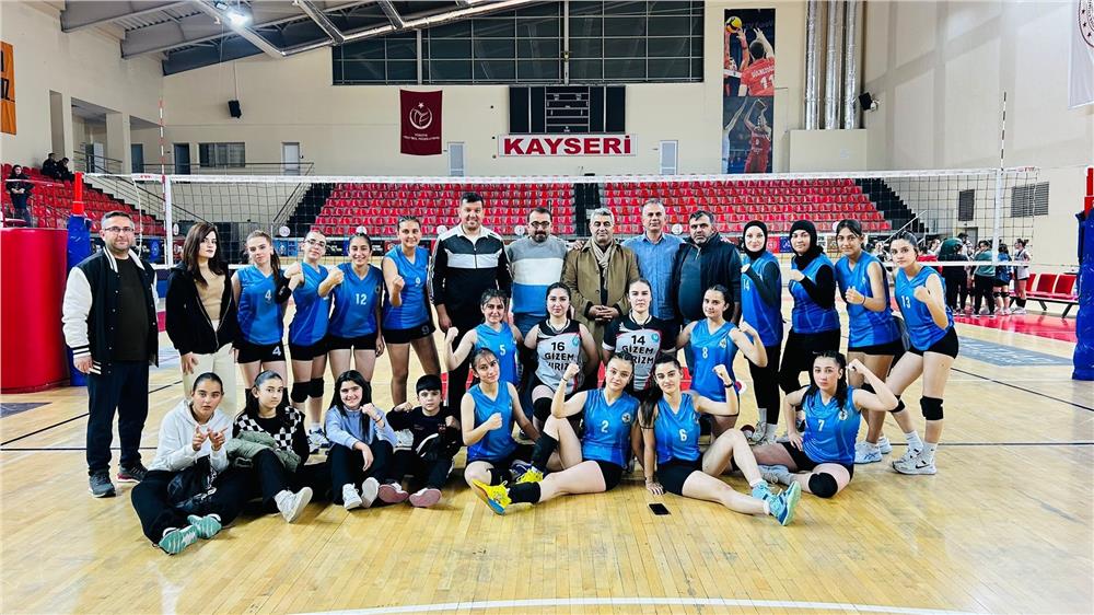 Tomarza Belediyespor Kız Voleybol Takımı rakibini 3-0 mağlup etti