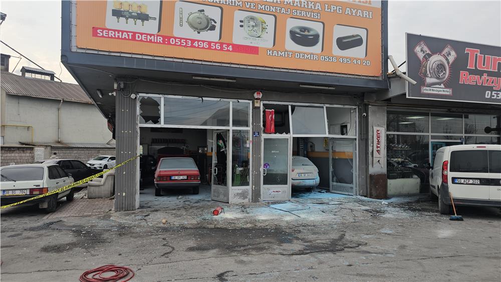 Aracın LPG tankı patladı: 3 yaralı
