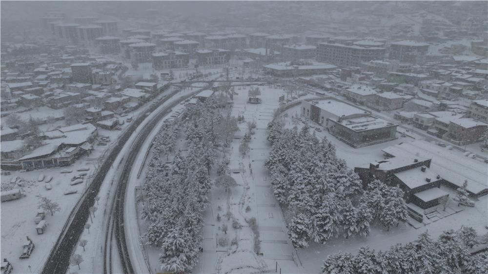 Başkan Özdoğan: Kar rahmettir, tüm ekiplerimizle sahadayız