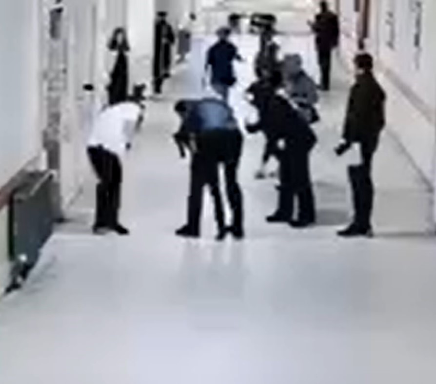 Boğazına cisim kaçan öğrenciyi, öğretmen Heimlich manevrasıyla kurtardı