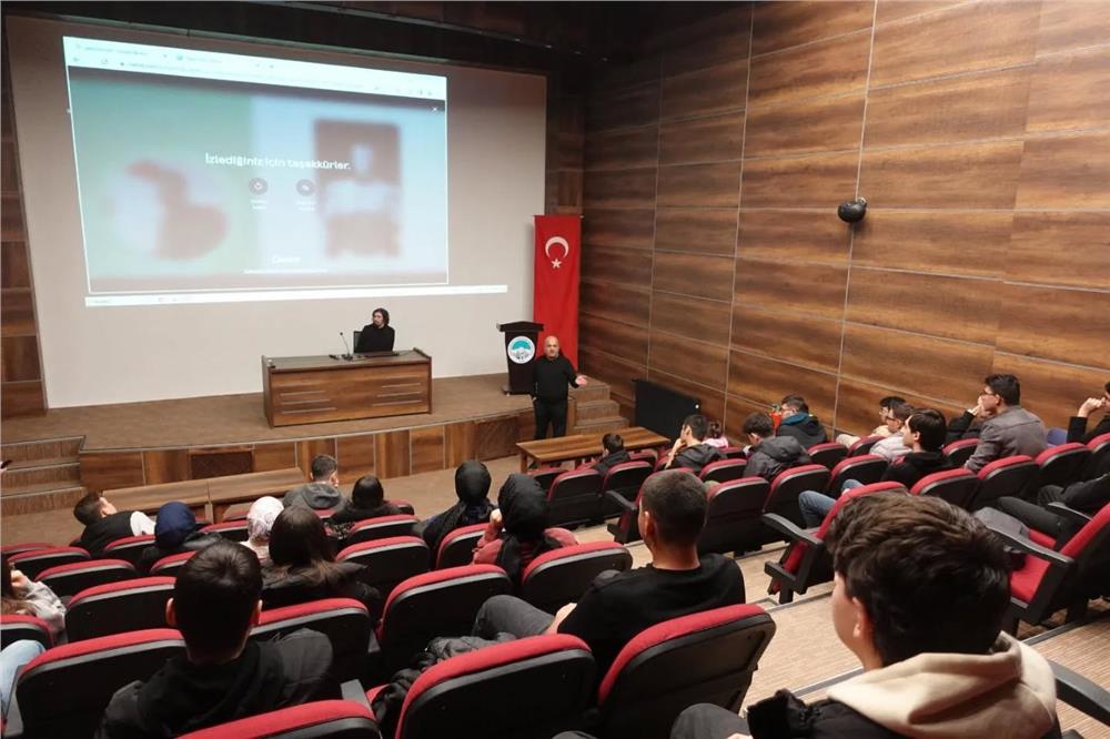 Büyükşehir'den gençlere eğitimde güçlü destek: Metamatik kampı