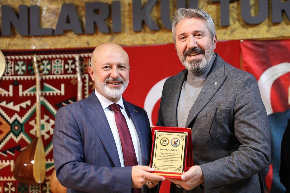 Çolakbayrakdar, engellilerin gönüllerine dokundu