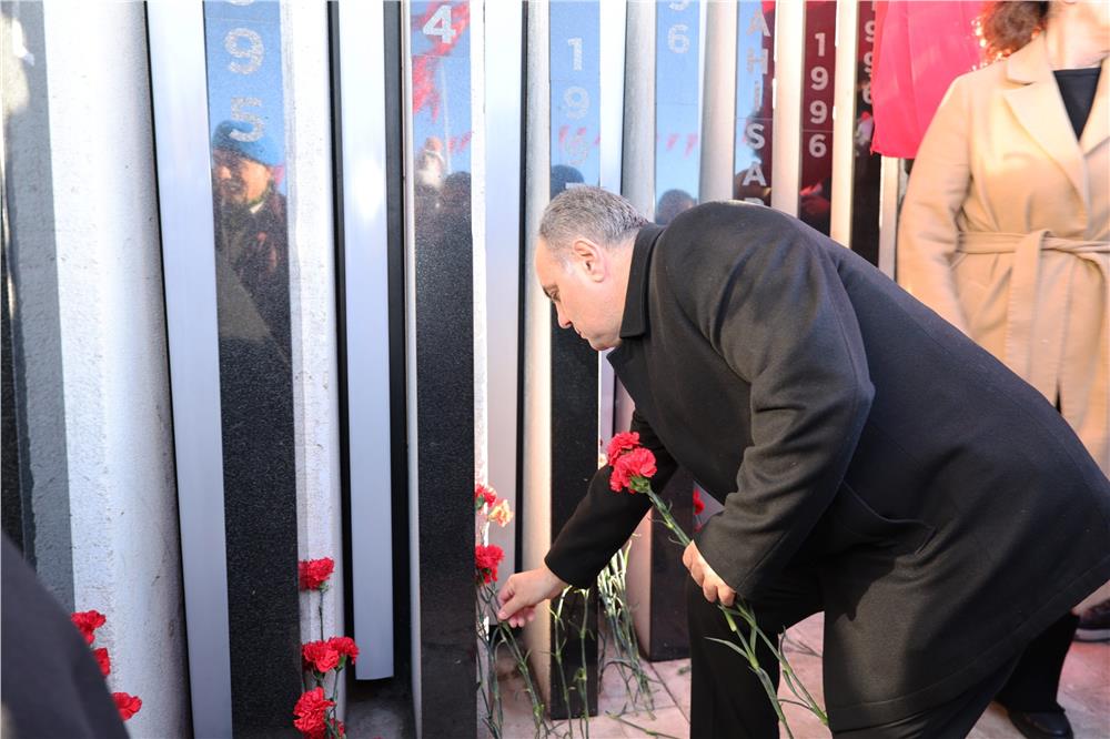 Erciyes Üniversitesi 17 Aralık Şehitlerini andı