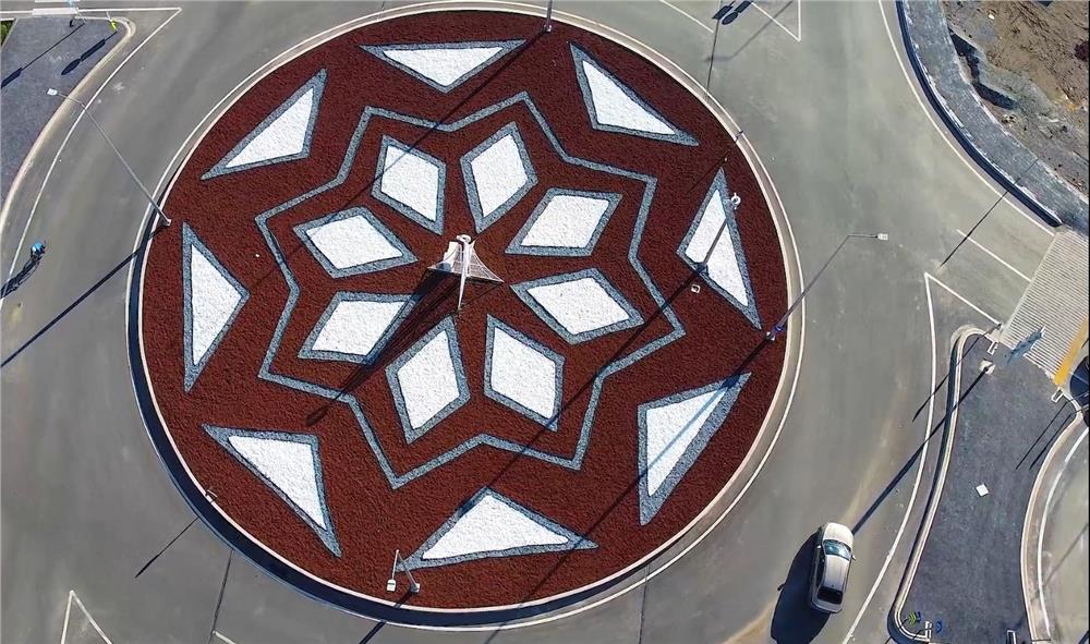 Kayseri Büyükşehir, kavşak peyzajı ile kentin vitrinine renk ve estetik katıyor