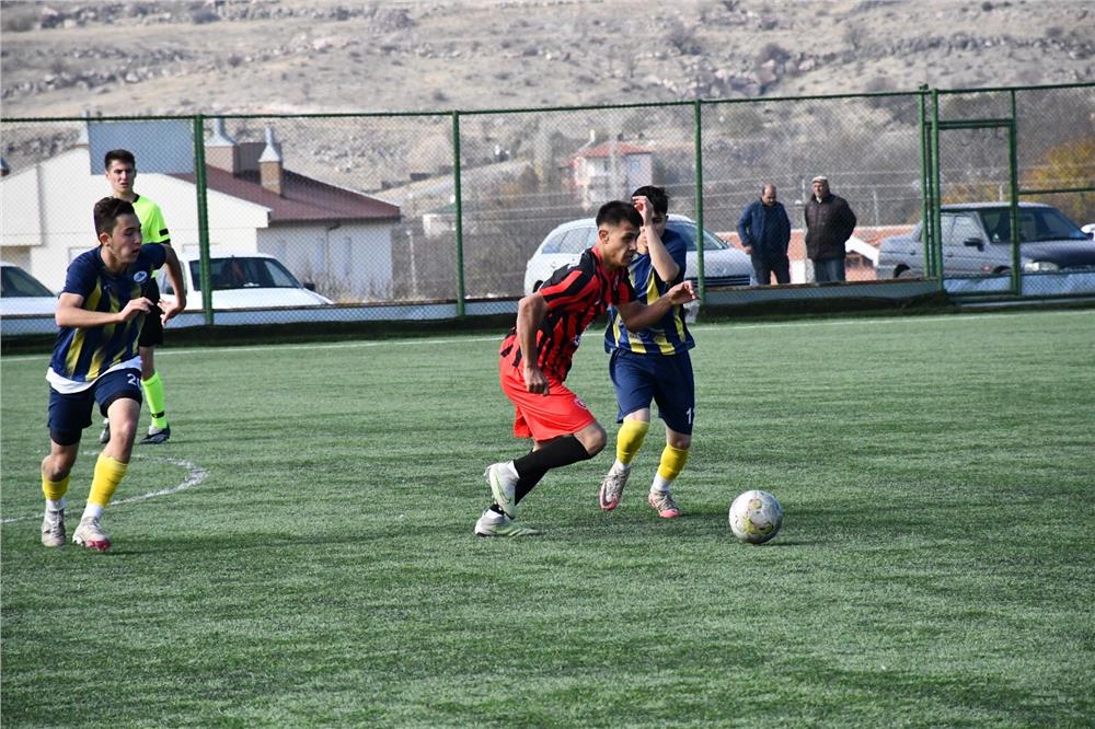 Kayseri U18 Ligi: Hacılar Erciyesspor: 1- Kalespor: 1
