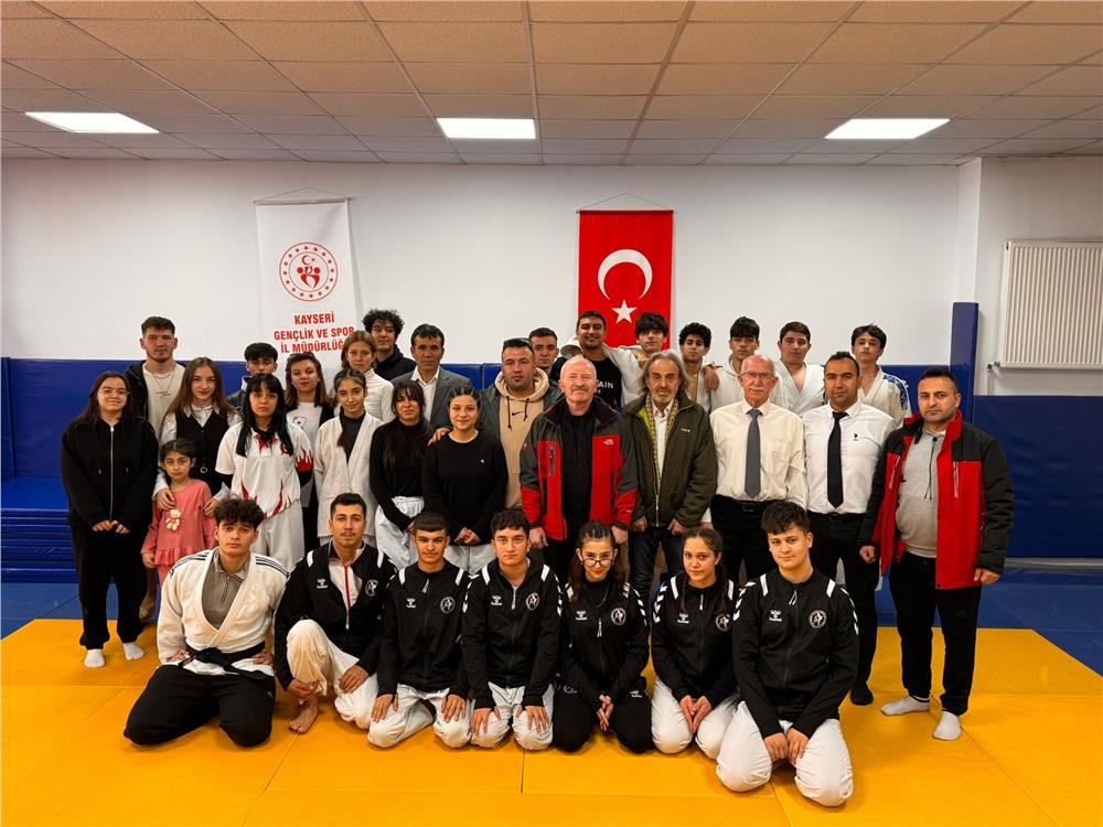 Kayseri’de Jujitsu sporcuları 2026 startını verdi