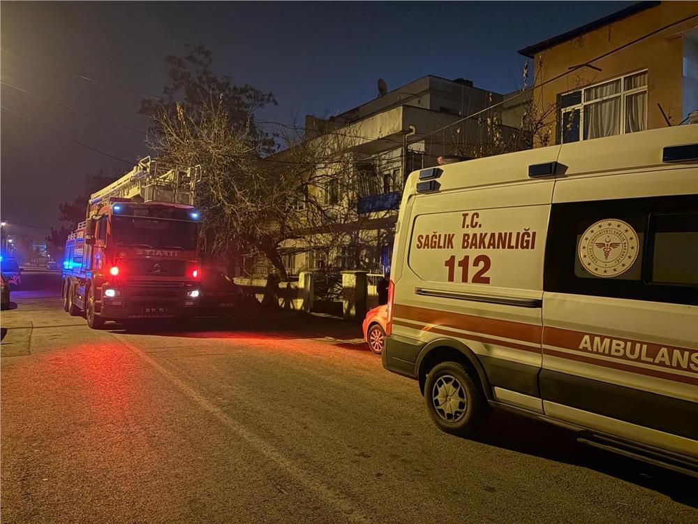 Kayseri’de komşuluk örneği: Ulaşamadığı komşusundan soğuk havada haber bekledi