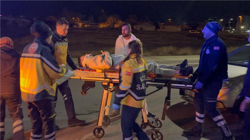 Kaza yapan alkollü sürücü, Gazeteci çekerse üflemem diyerek, ekiplere zorluk çıkardı